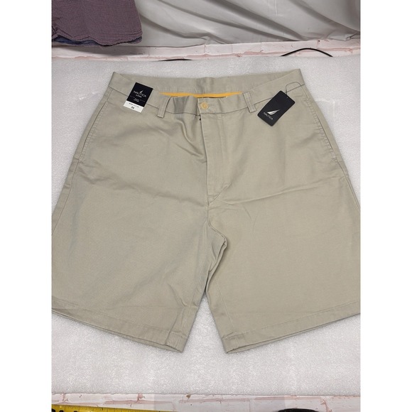 Nautica Other - Nautica Men's Bottoms Classic Fit Clipper Short Beige Khaki Shorts Size 36 NWT